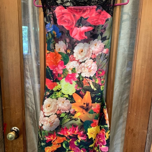 Form fitting Colourful Dress Garden Girl - Picture 5 of 5